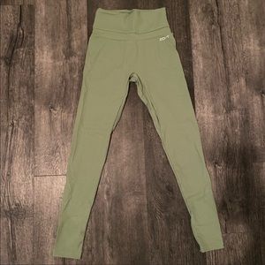 Green ECHT workout leggings